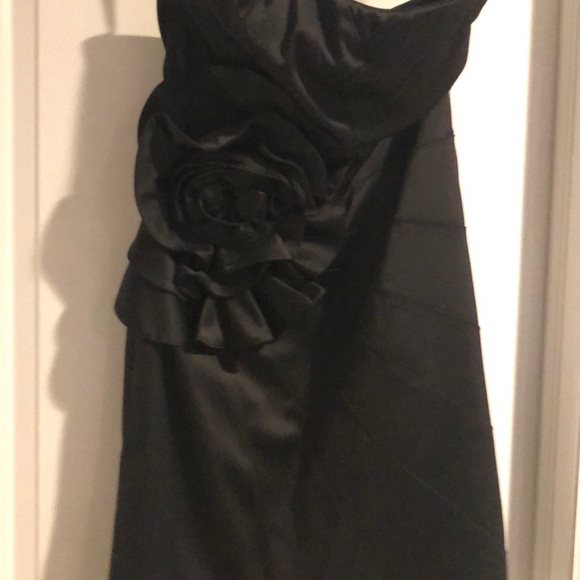 White House Black Market Flower Detail Dress - Picture 4 of 4